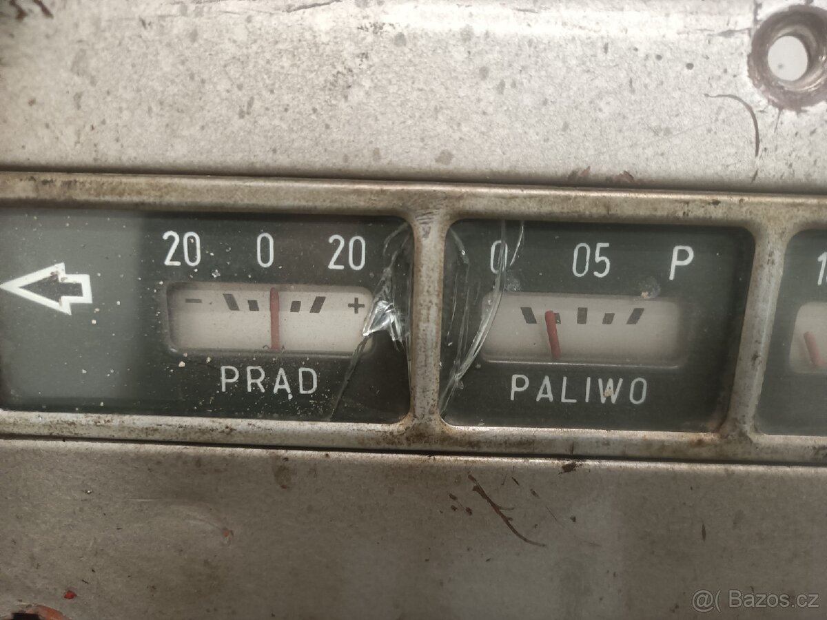 Přístrojová deska. - 2