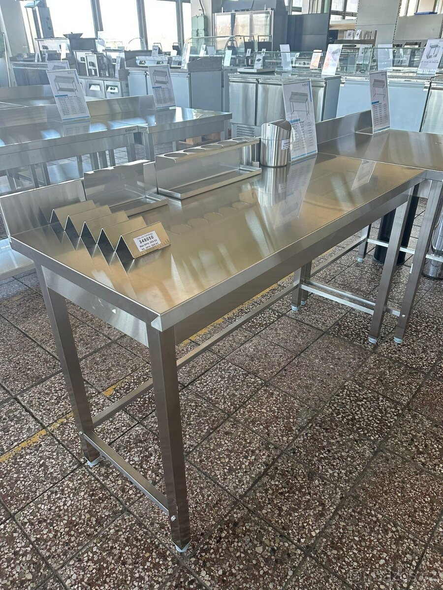 Nerezový stůl montovaný - 2