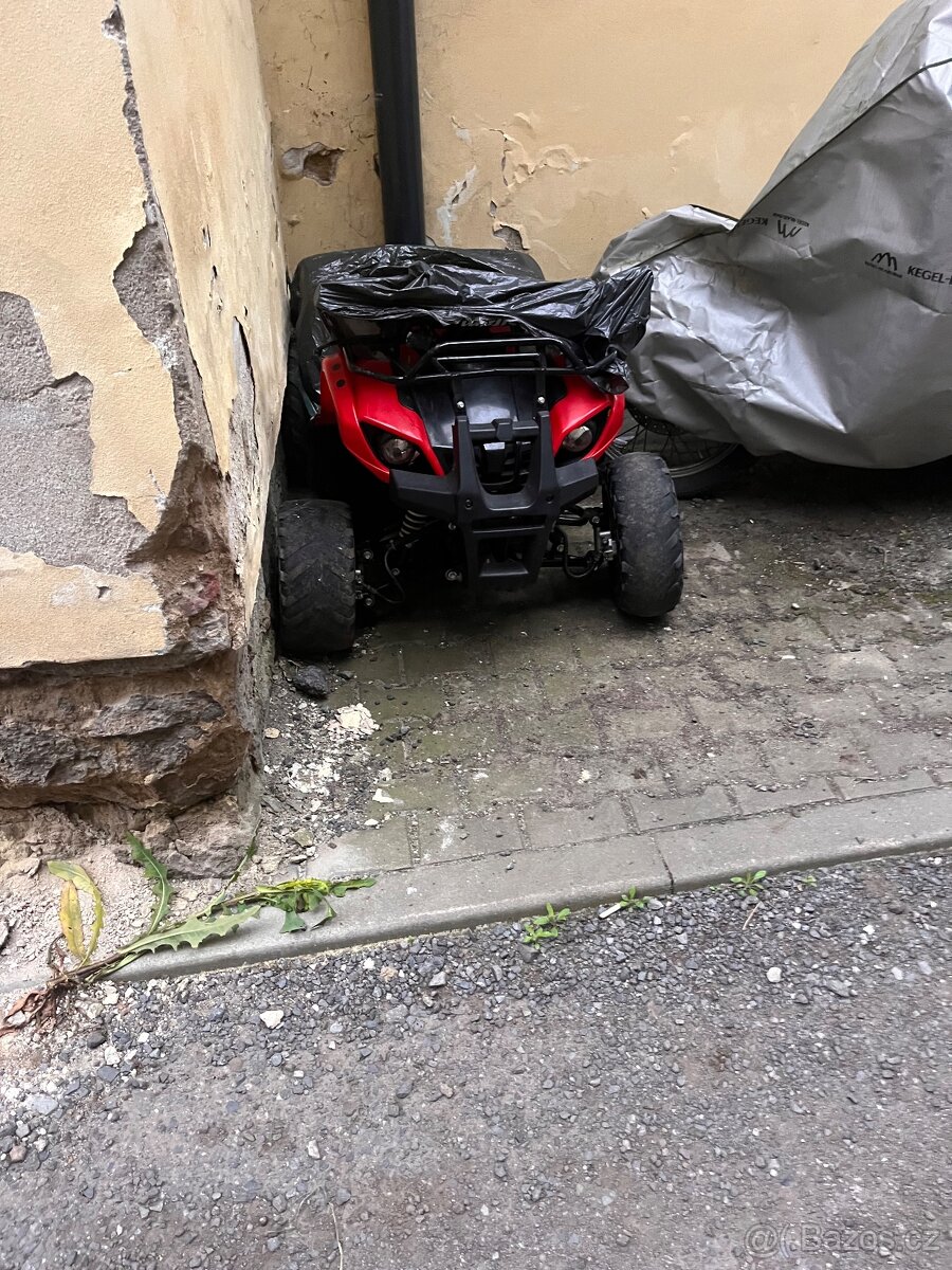 Čtyřkolka atv 110 na díly
