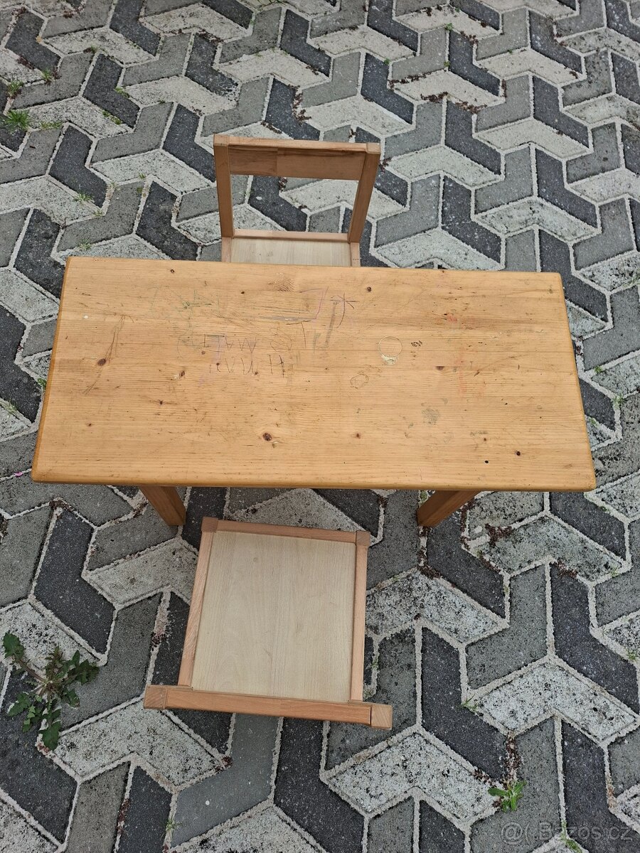 Dětský stolek se 2 židlemi - 2