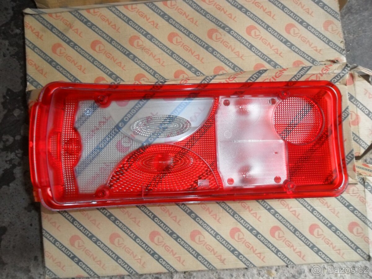 Prodám levý kryt koncového světla - 2