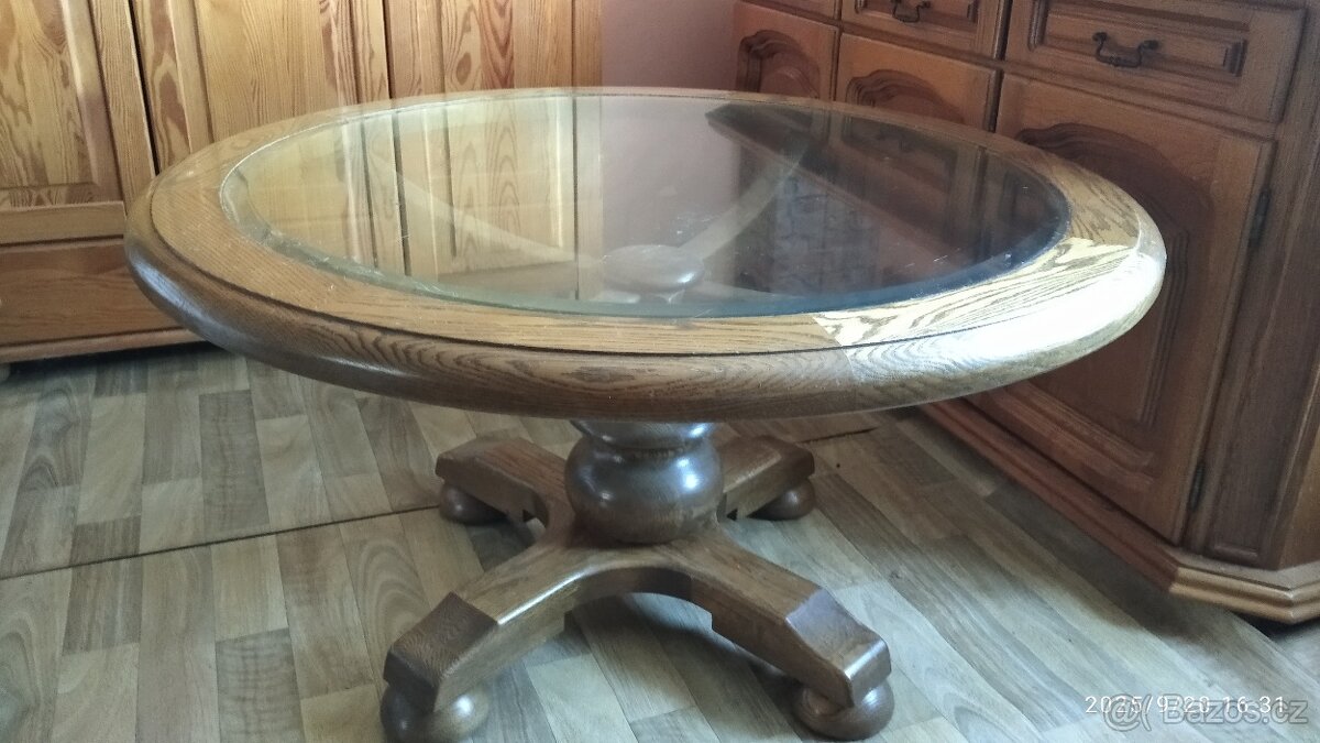 Kulatý rustikální stolek s prosklenou deskou - 2