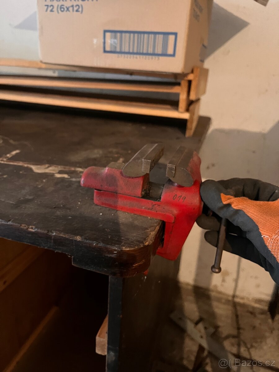 Malý hobby svěrák - 2