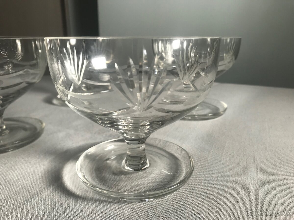 Broušené sklenice koktejlové - 2