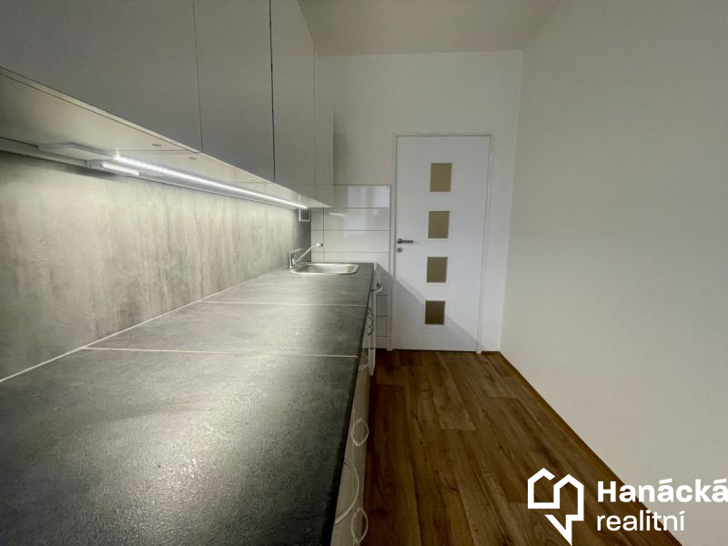 Pronájem, Byt 3+1, 70m2, Višňovce, Hulín - 2