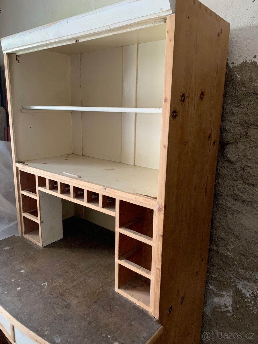 Strozitna kuchynska kredenc - 2