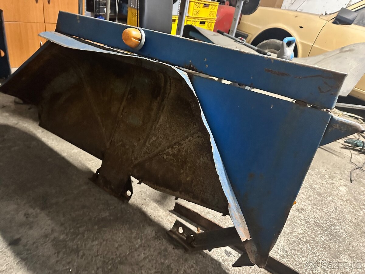 Blatníky hranaté Zetor 25 - 2