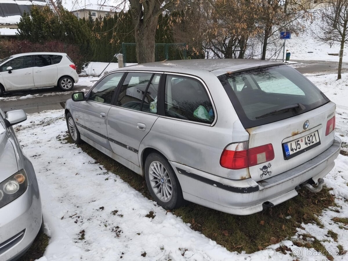 BMW E39 530D Touring 142 kW, r. 2002, manuál - 2