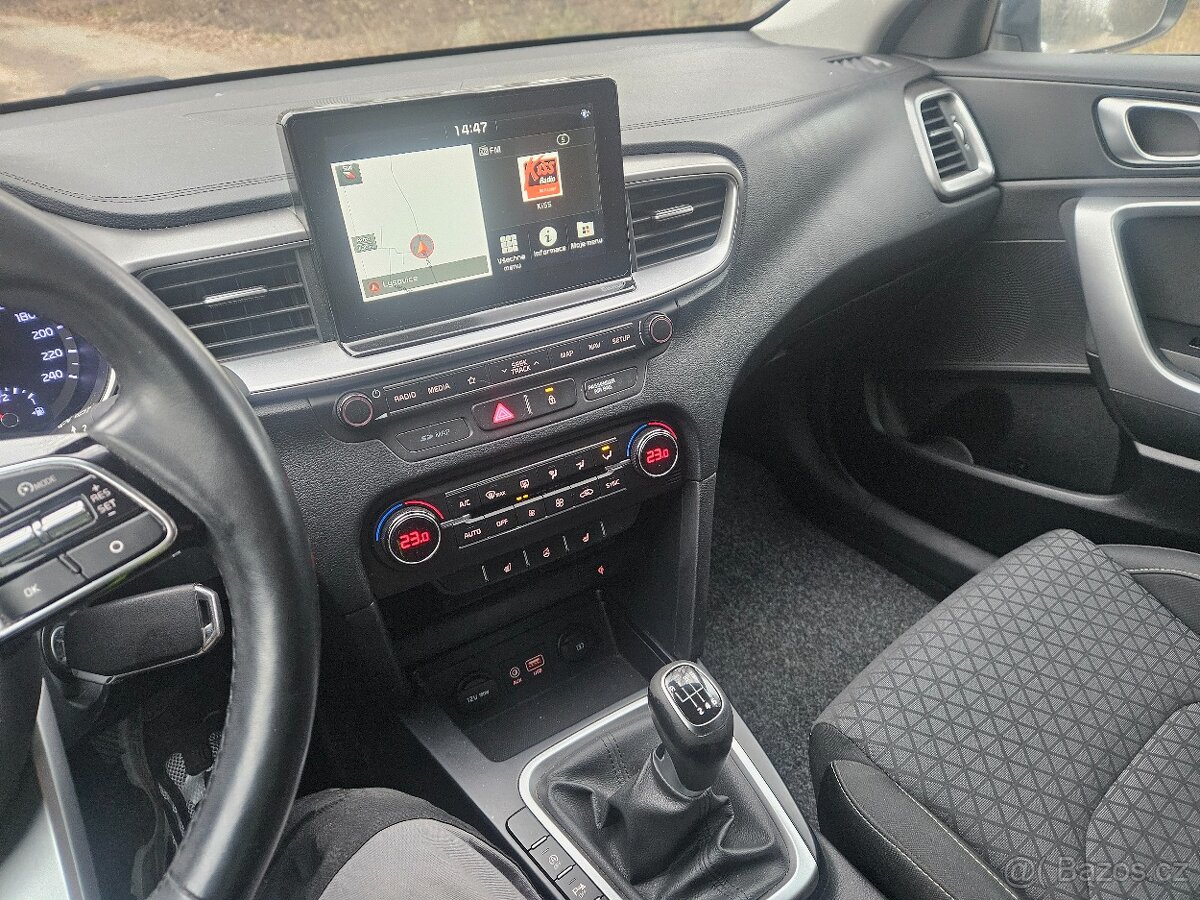 Kia Ceed 1.6 CRDi 100kw Exklusive 2019 ČR - 2