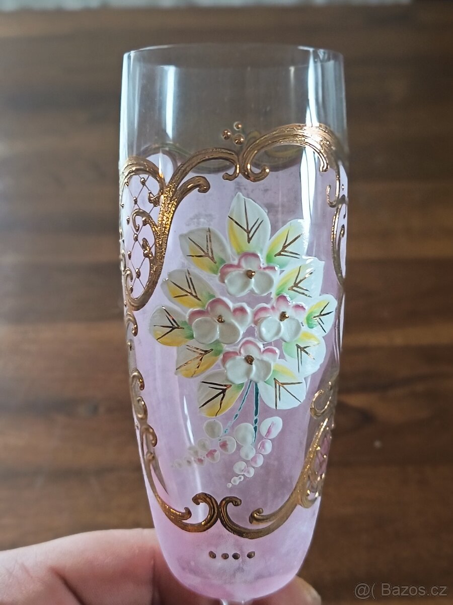 Staré skleničky na sekt - 2