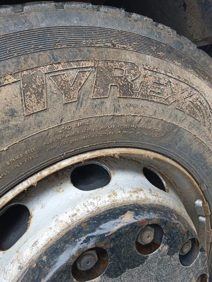 OBUTA KOLA TATRA 815 - 2