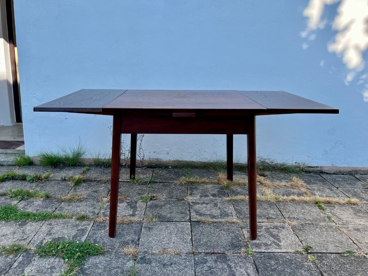 Rozkládací jídelní stůl - 2