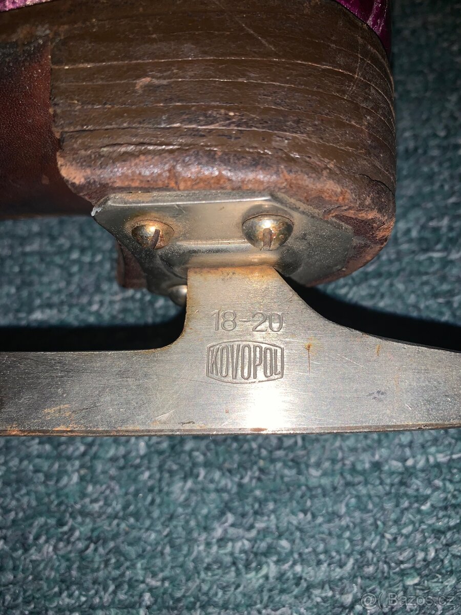 Dívčí lední brusle 21 - 2