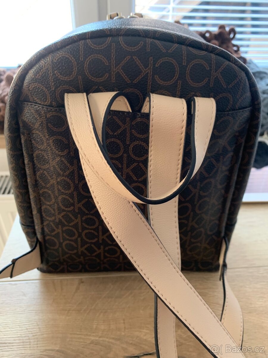 Dámský batoh Calvin Klein monogram hnědý - 2
