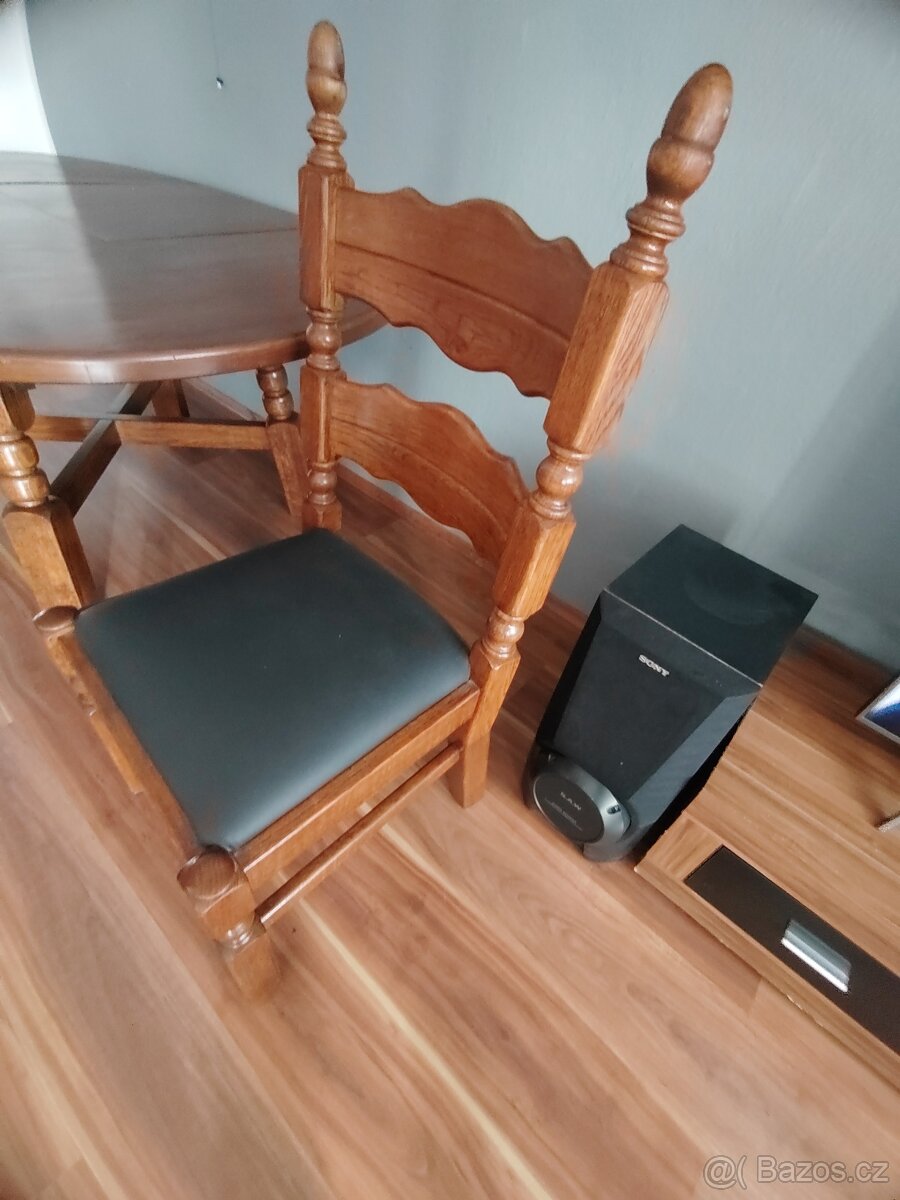 Jídelní stůl - 2