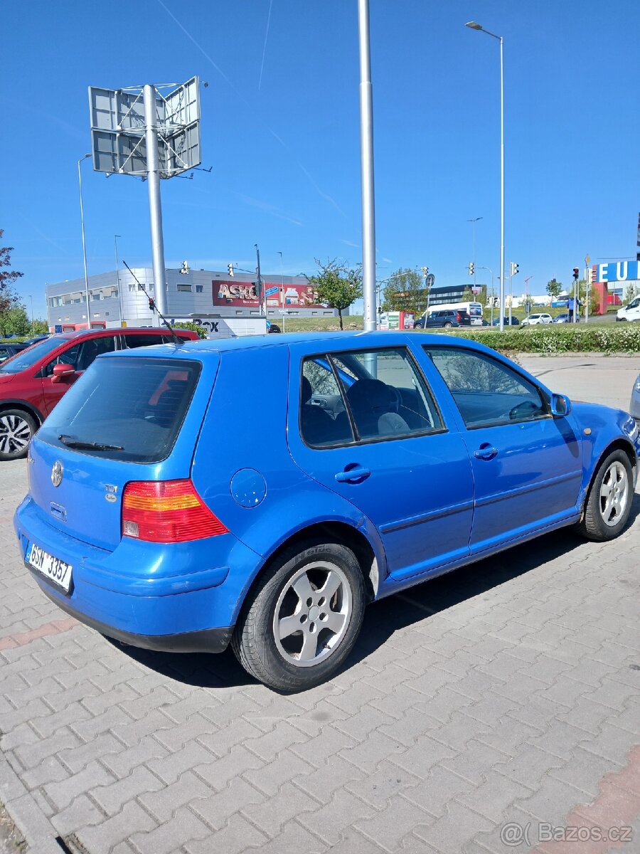 VW Golf 4 - 2