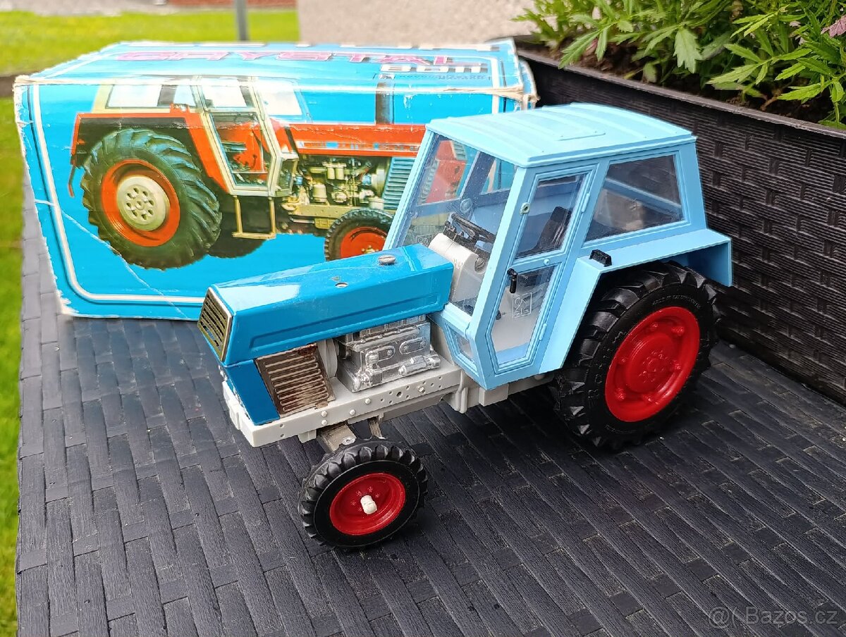 Traktor stará hračka včetně originálního obalu - 2