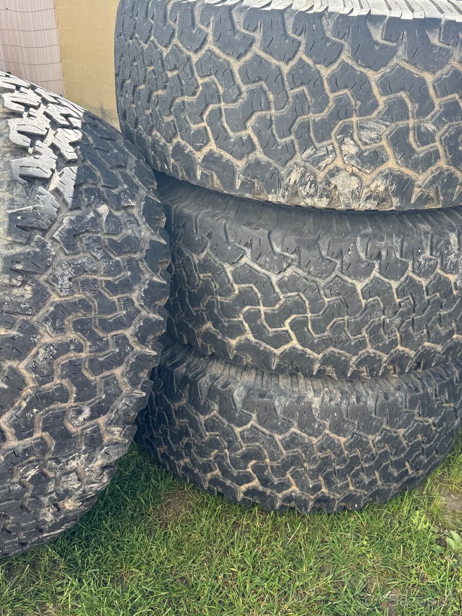 33x12,5x15 BF Goodrich 6x139,7 - 2