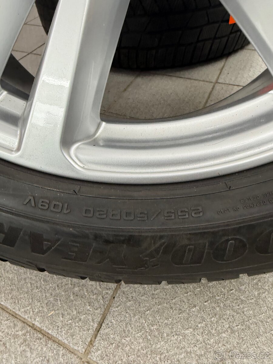 Audi Q7 kola 20” - 2