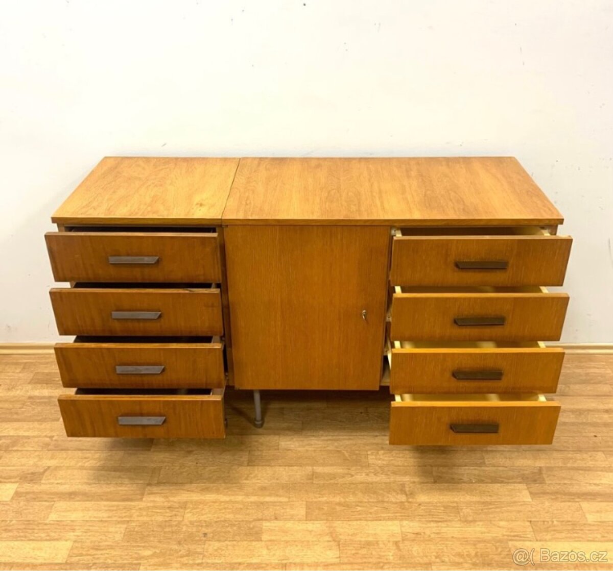 Retro komoda 60. léta — - 2