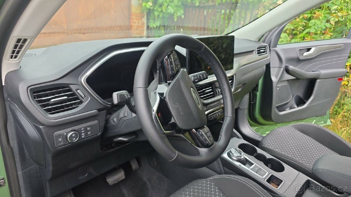 Ford Kuga 2.5 PHEV přenechám operativní leasing . - 2