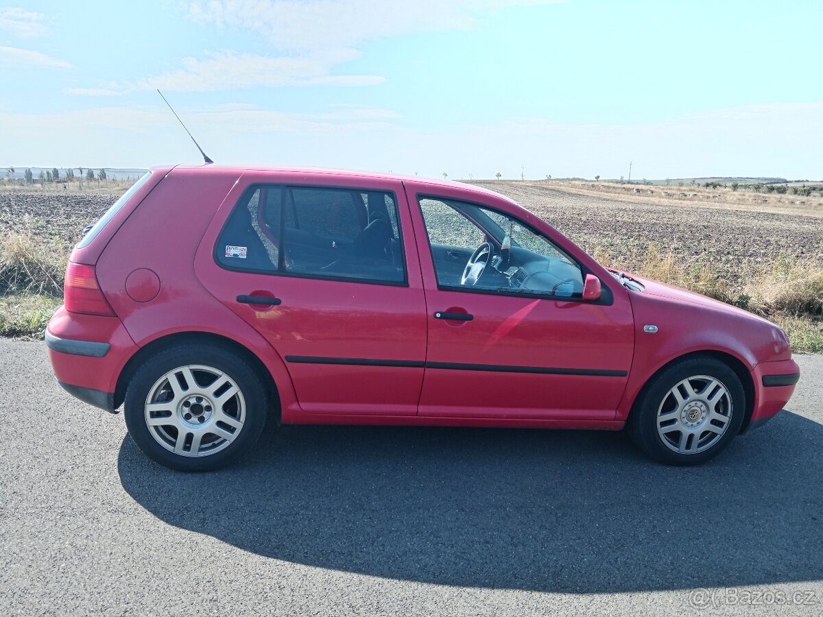Golf 4 - 2
