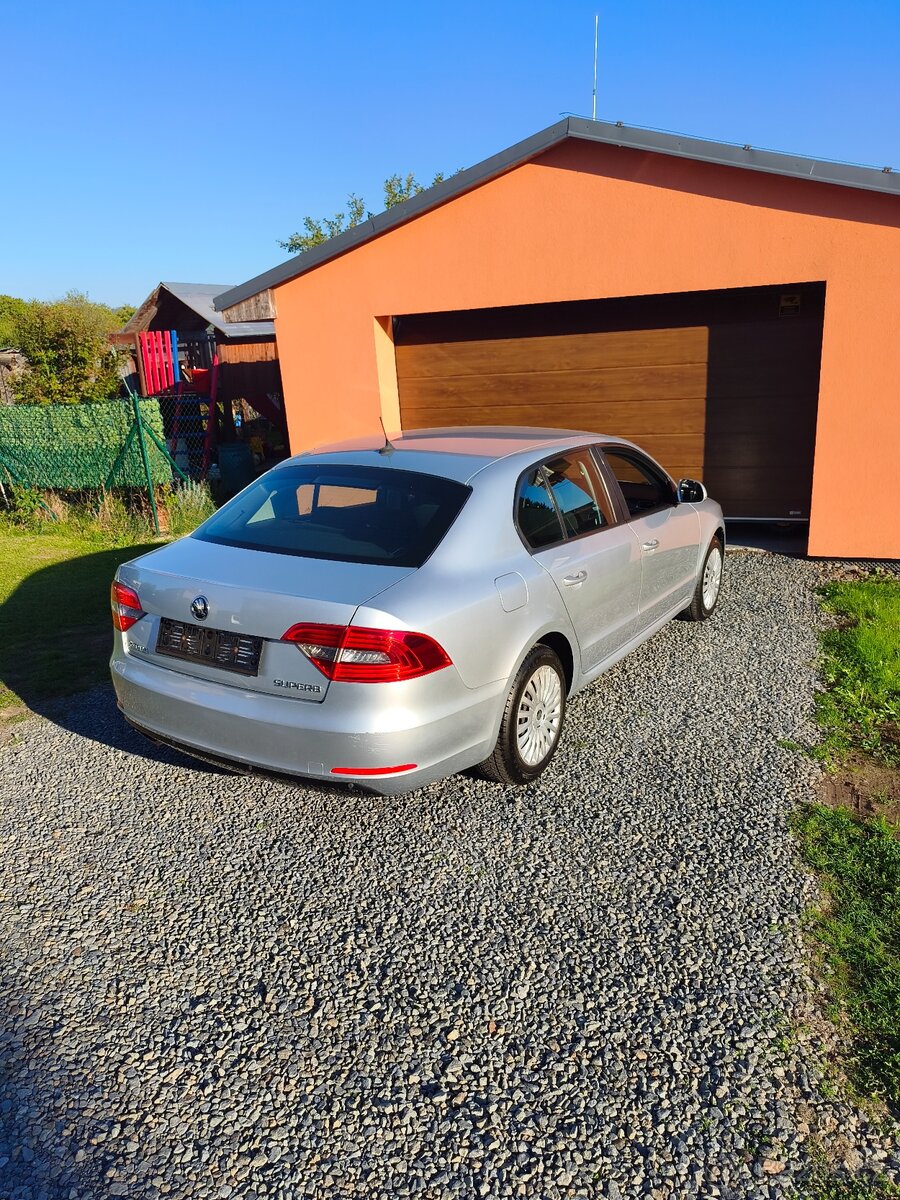 Škoda Superb 2 facelift, limuzína - 2