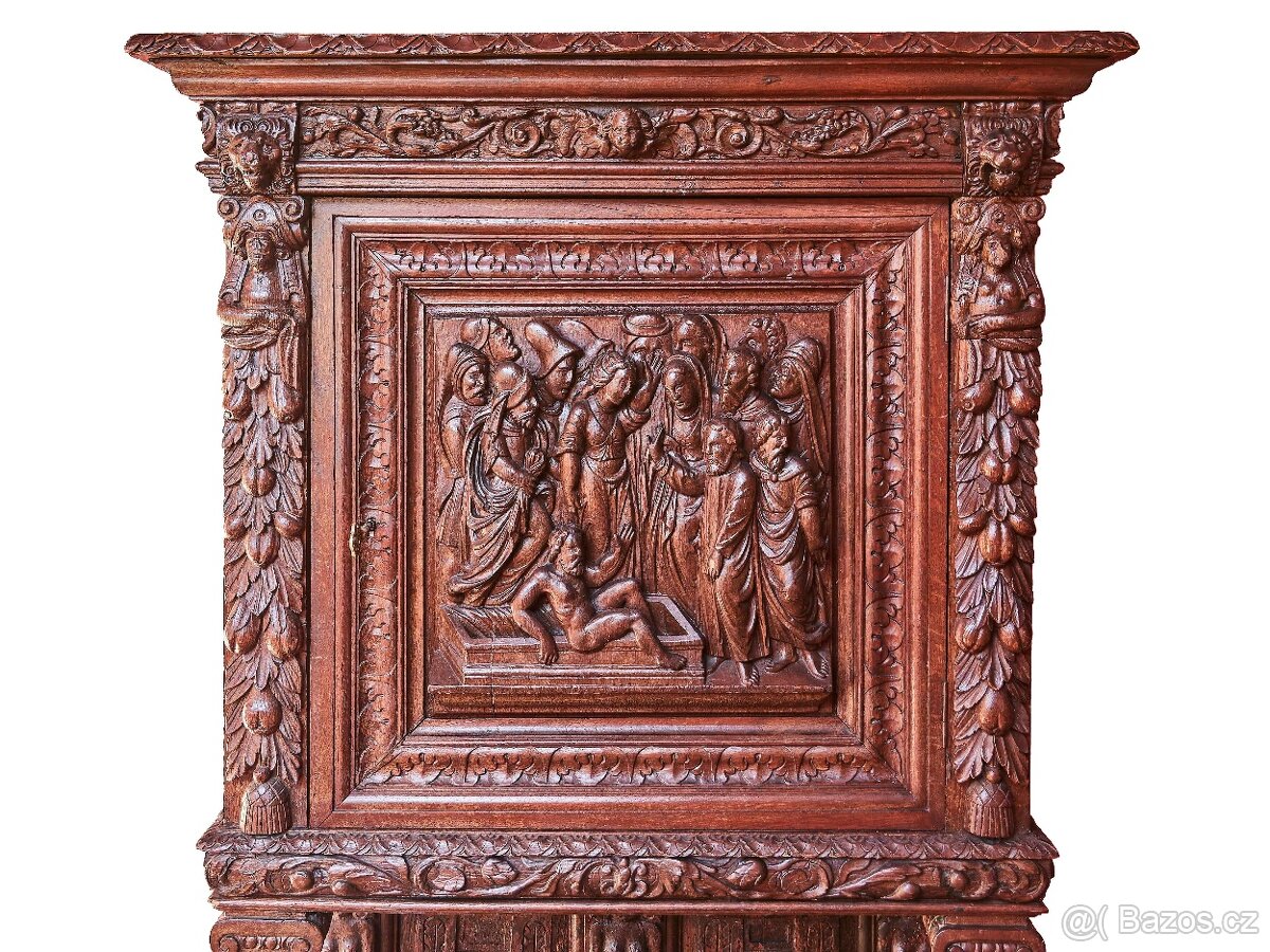 Renesanční kredenc mistrovsky vyřezávaný - 2