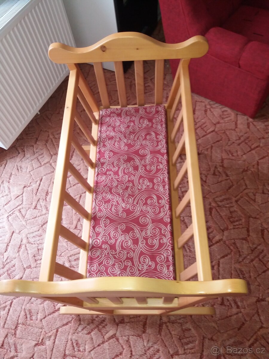 Kolébka z masivu s novou matrací - 2