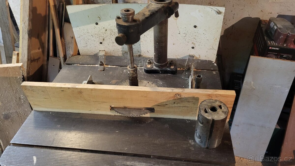 Prodám stolní frézu - 2