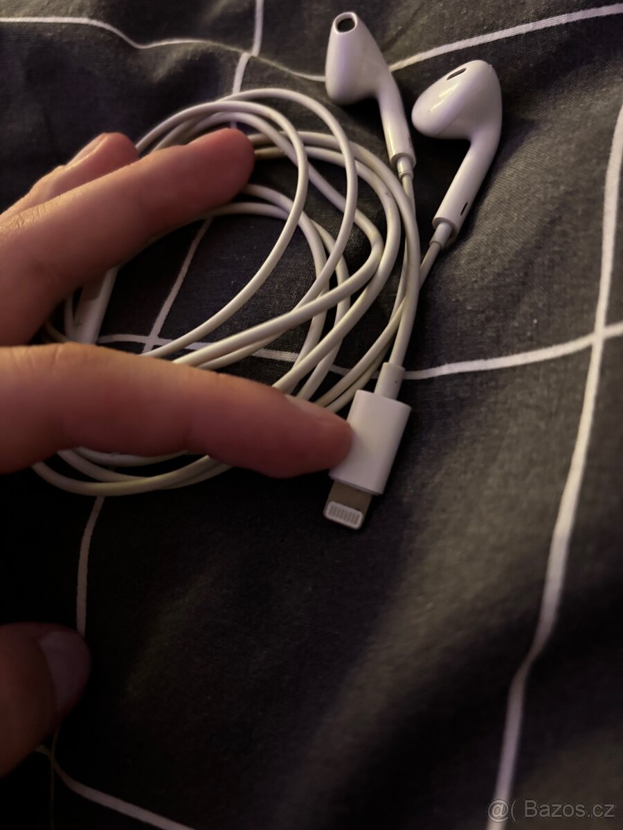 Apple drátová sluchátka Lightning - 2