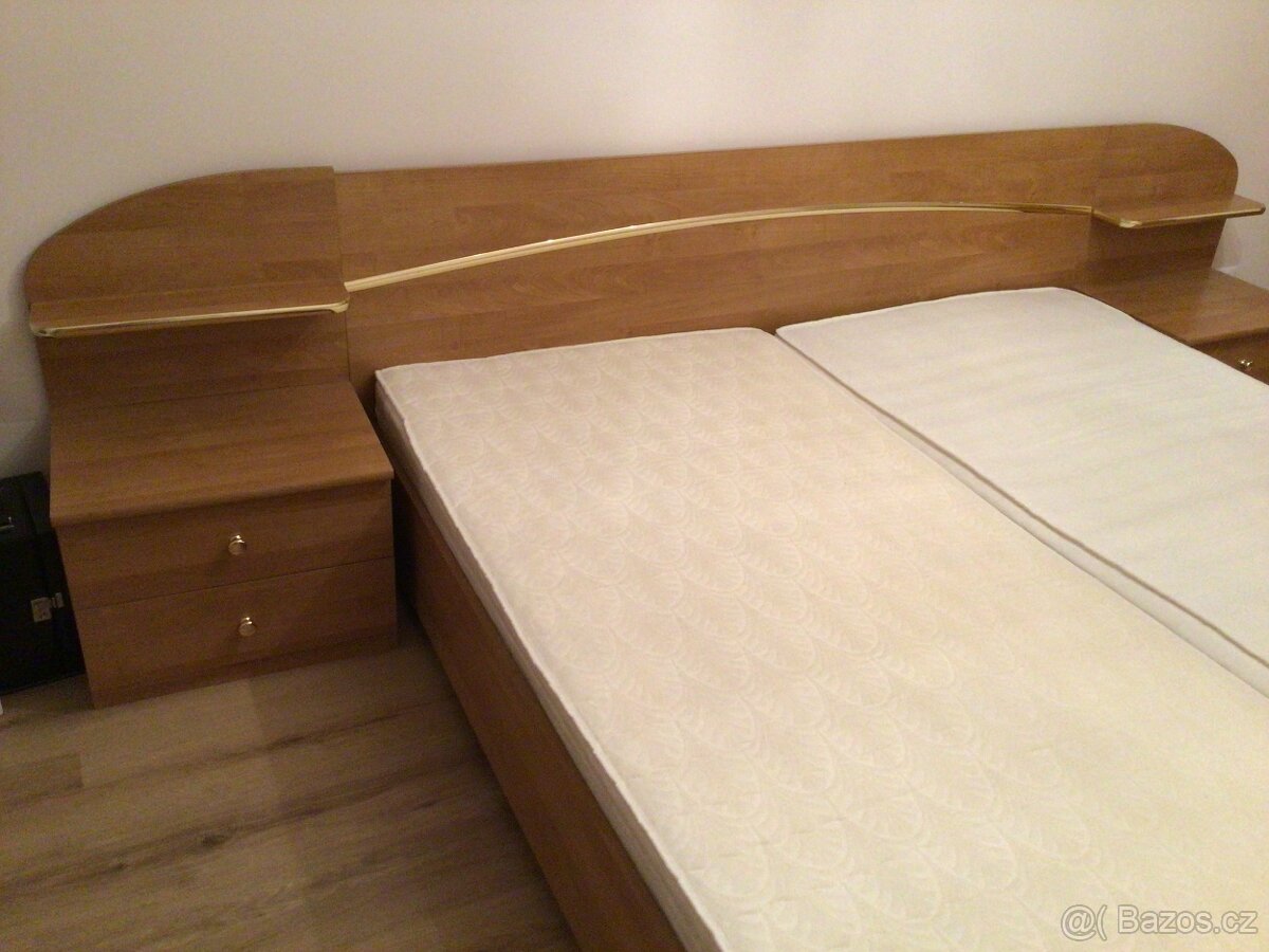 Dvoulůžková postel 180/200 - 2