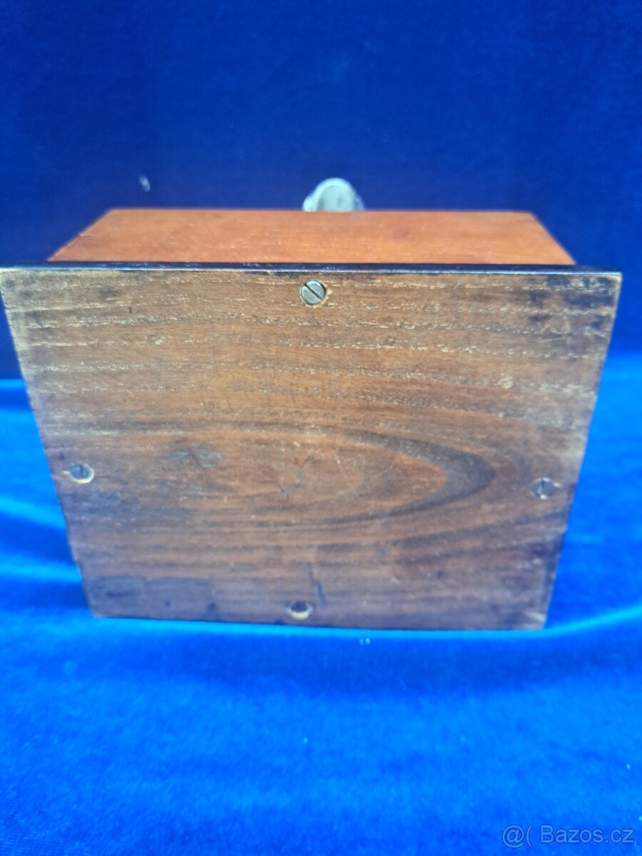 Zásobník a podavač na cigarety - 2