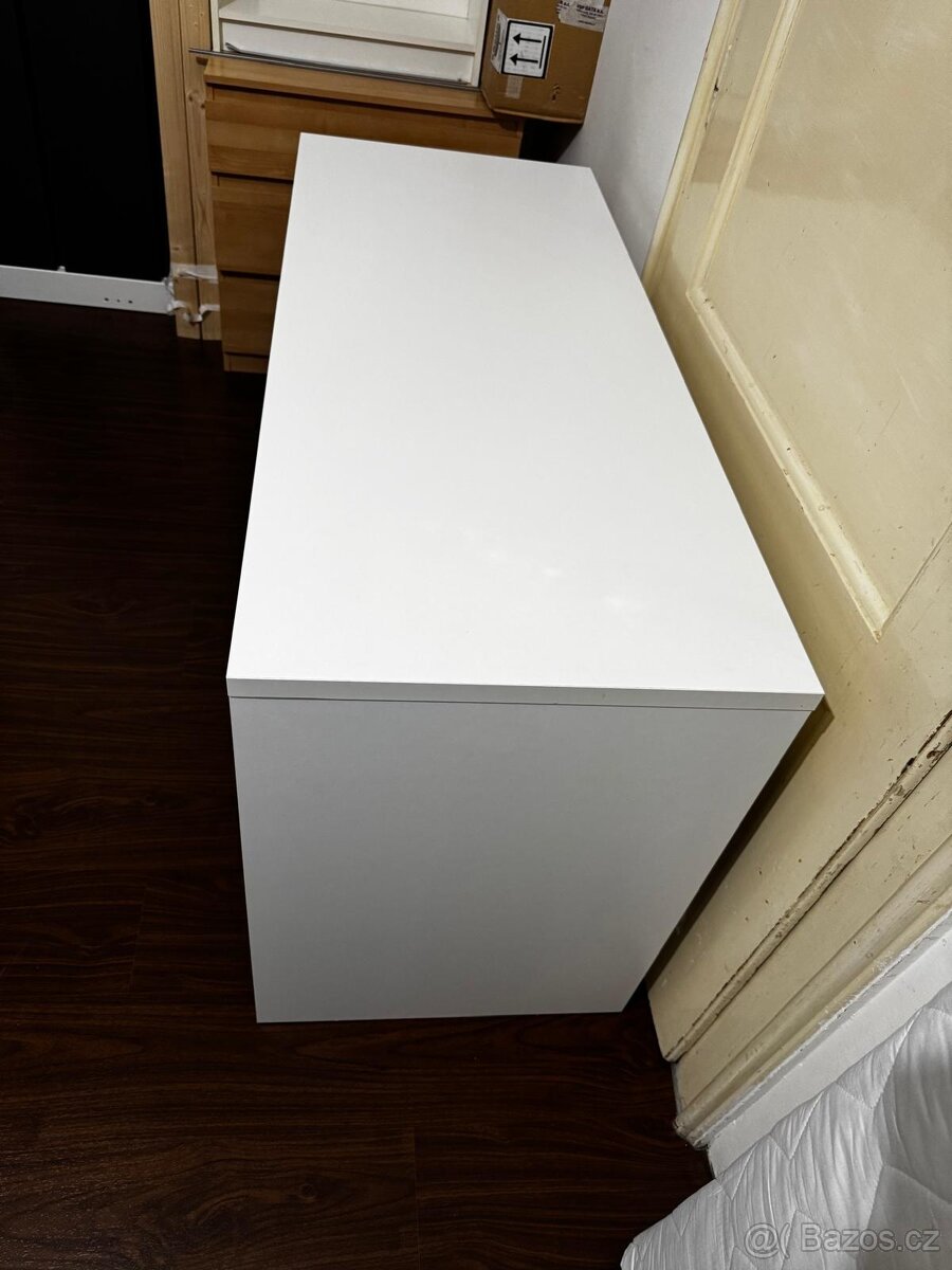 Kancelářský stůl 130cm - 2