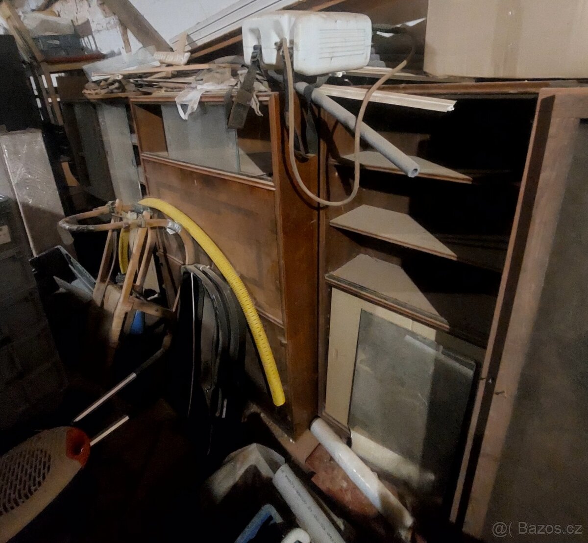 starožitná párová vitrína - 2