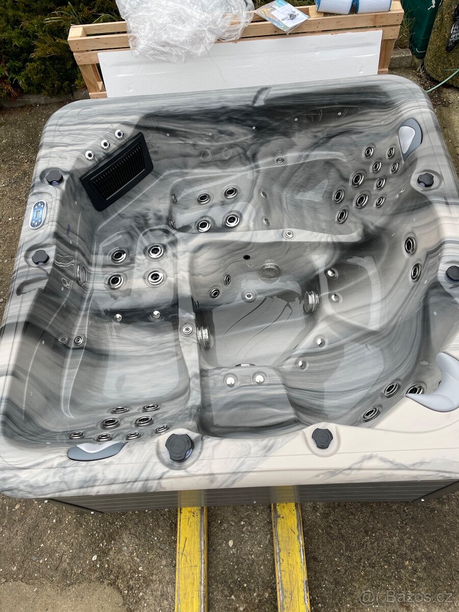 USA vířivka pro 5 osob..WIFI PŘIPOJENÍ Stereo - 2