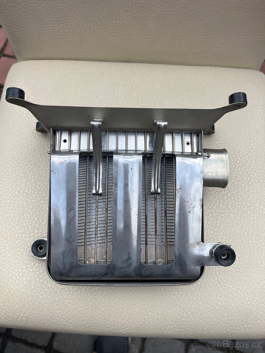 Starý toustovač - 2