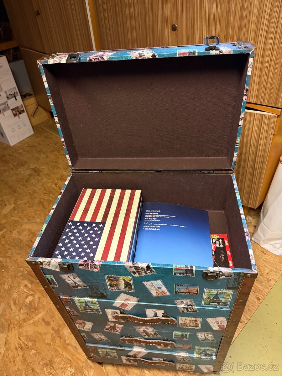 Skříňka na kolečkách - 2