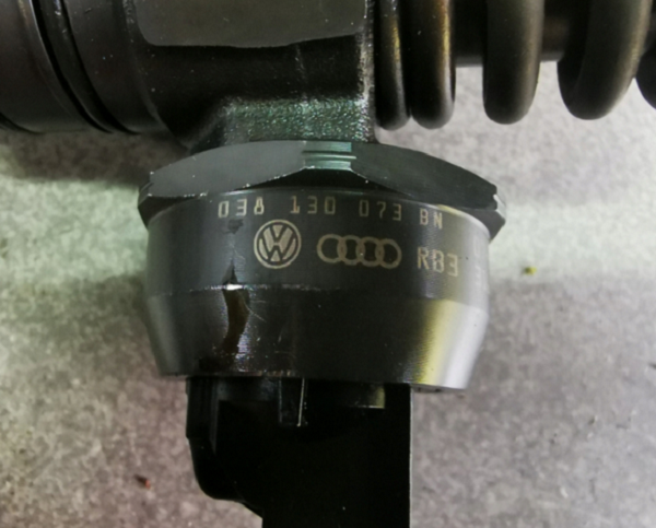 Vstřikovače 038130073BN – 1.9Tdi Bosch – plně funkční - 2