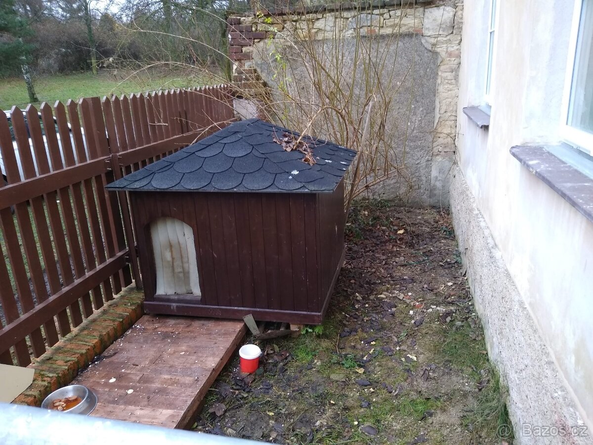 Zateplená psí bouda s předsíňkou, velká. - 2