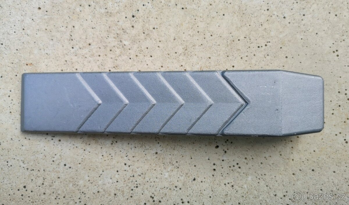 Hliníkový klín na štípání a kácení dřeva 550 g - 2