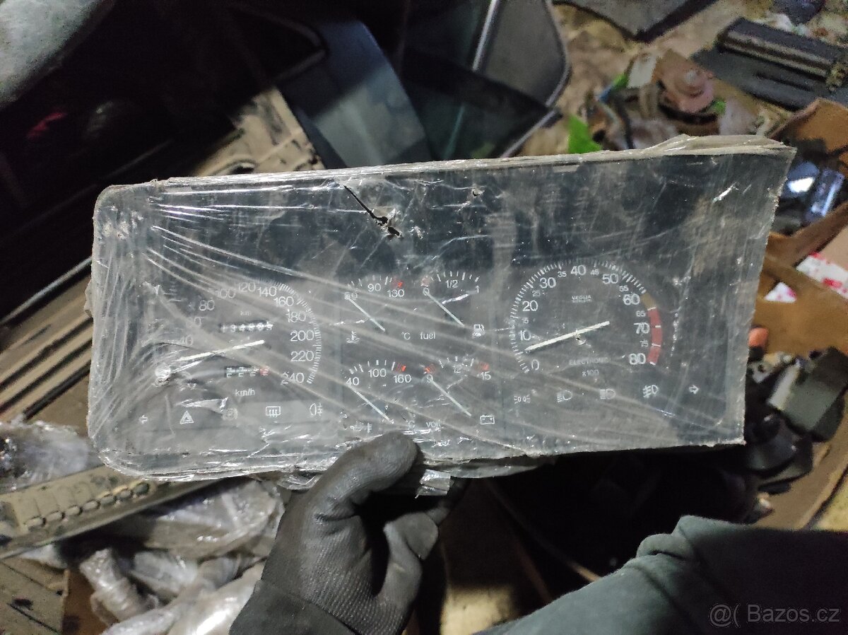 Lancia thema budíky - 2