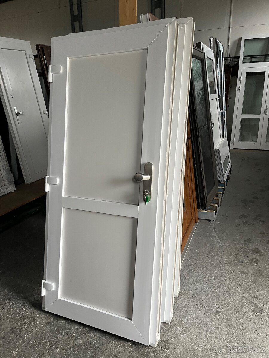 3KS VCHODOVÝCH PLASTOVÝCH DVEŘÍ 92x203 -PLZEŇ - 2