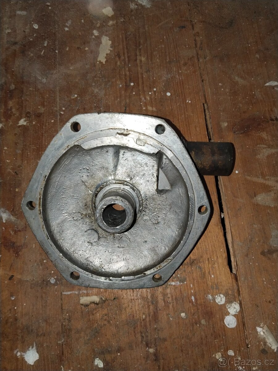 Kryt hlavniho prevodu m72 - 2