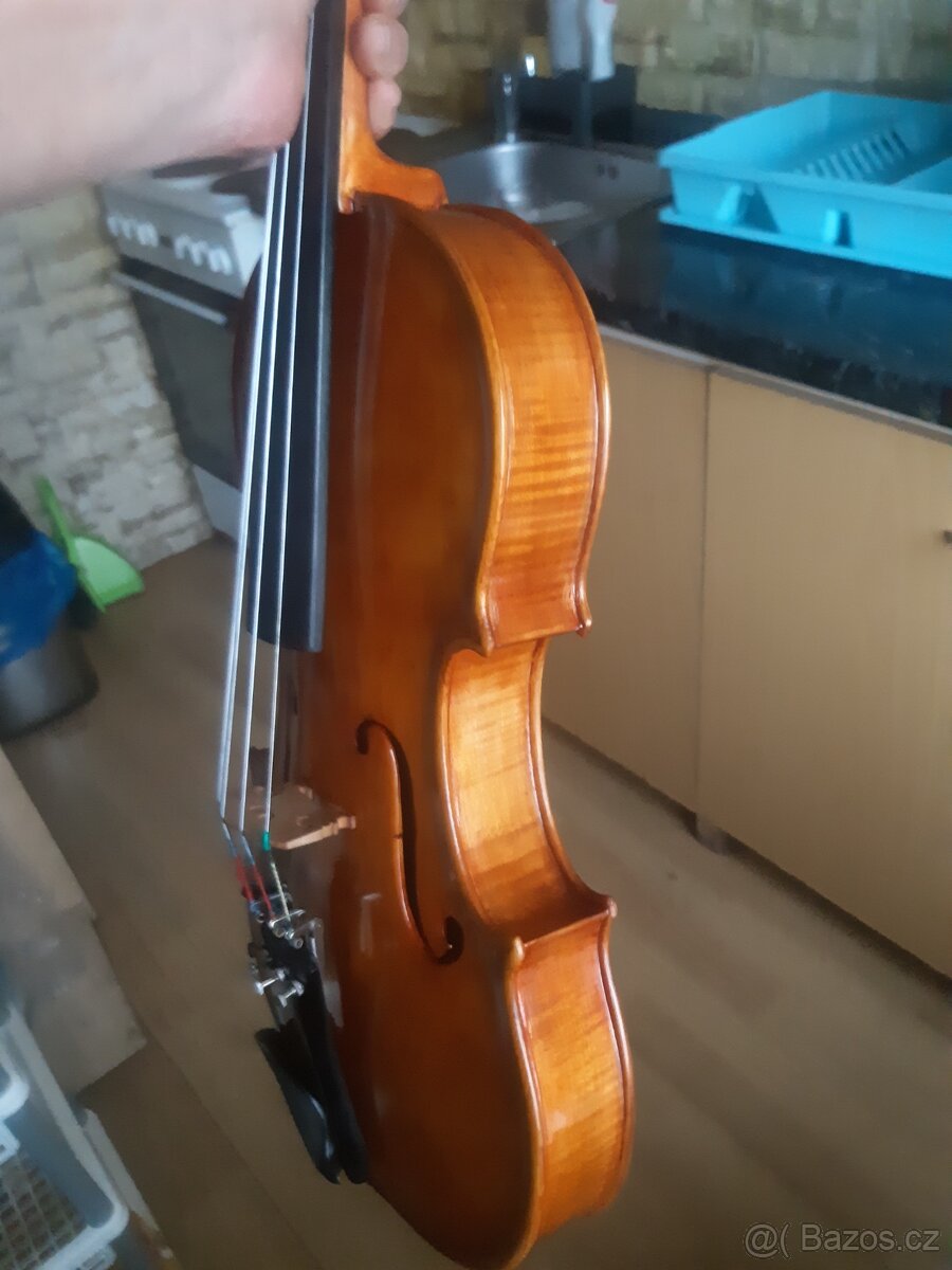 Viola z roku 1930 - 2