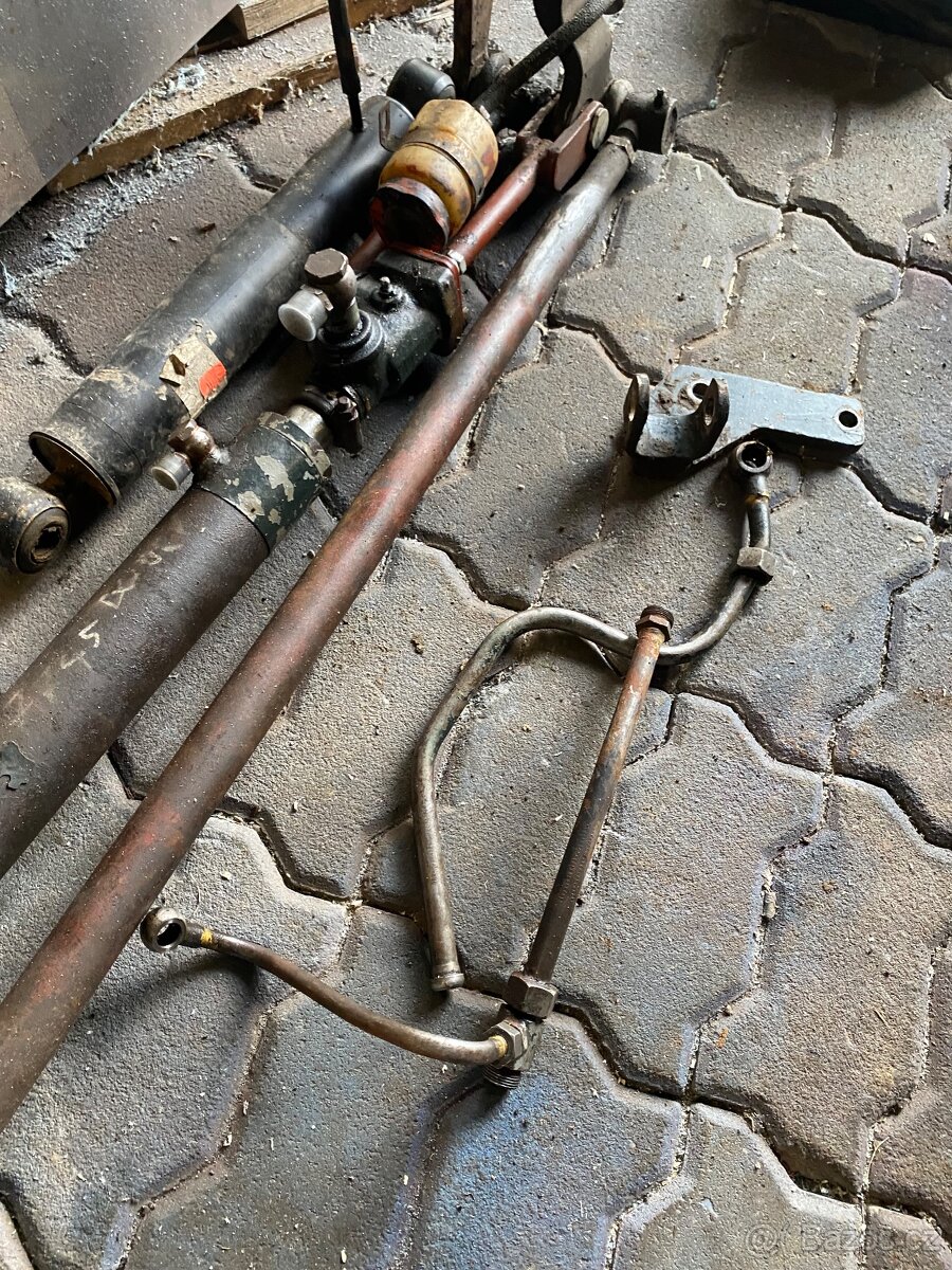 Servo posilovač řízení Zetor - 2