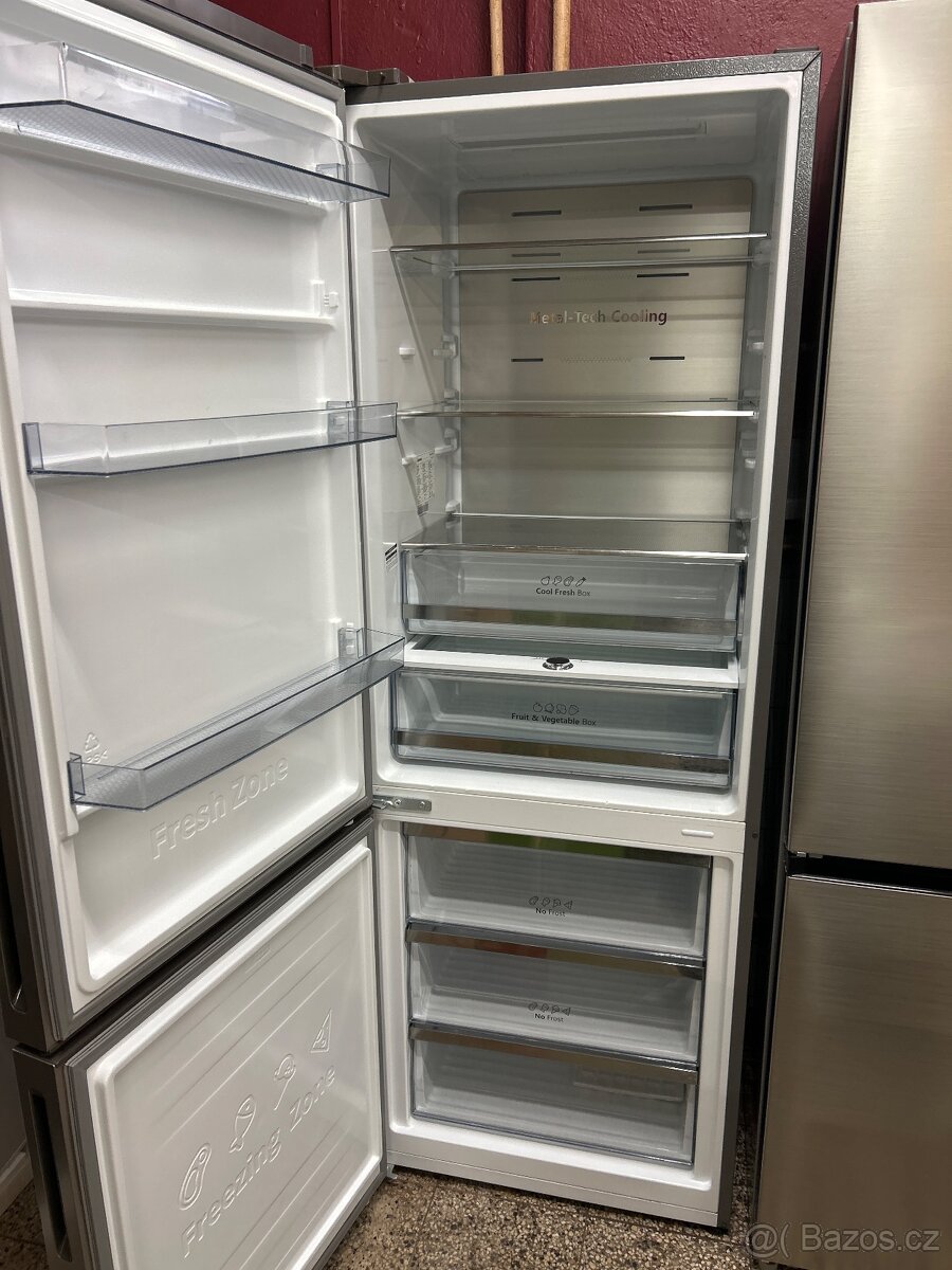 Lednice Hisense 70x200cm - 2