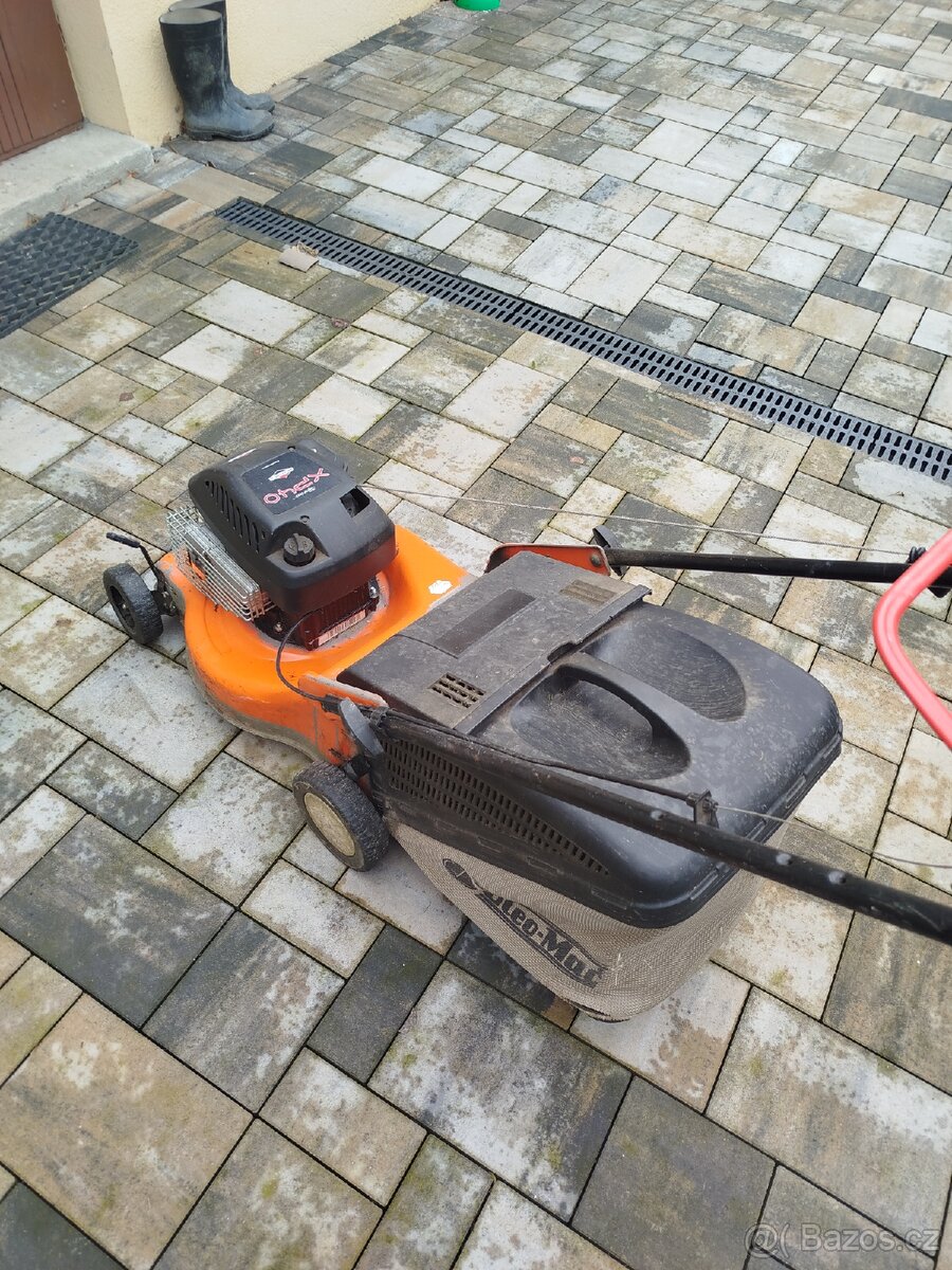 Rotační benzinová sekačka - 2