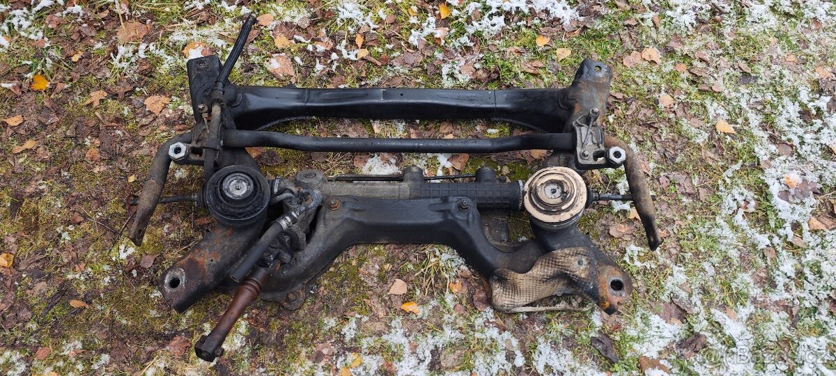 Nápravnice / řízení Mercedes E320 - 2