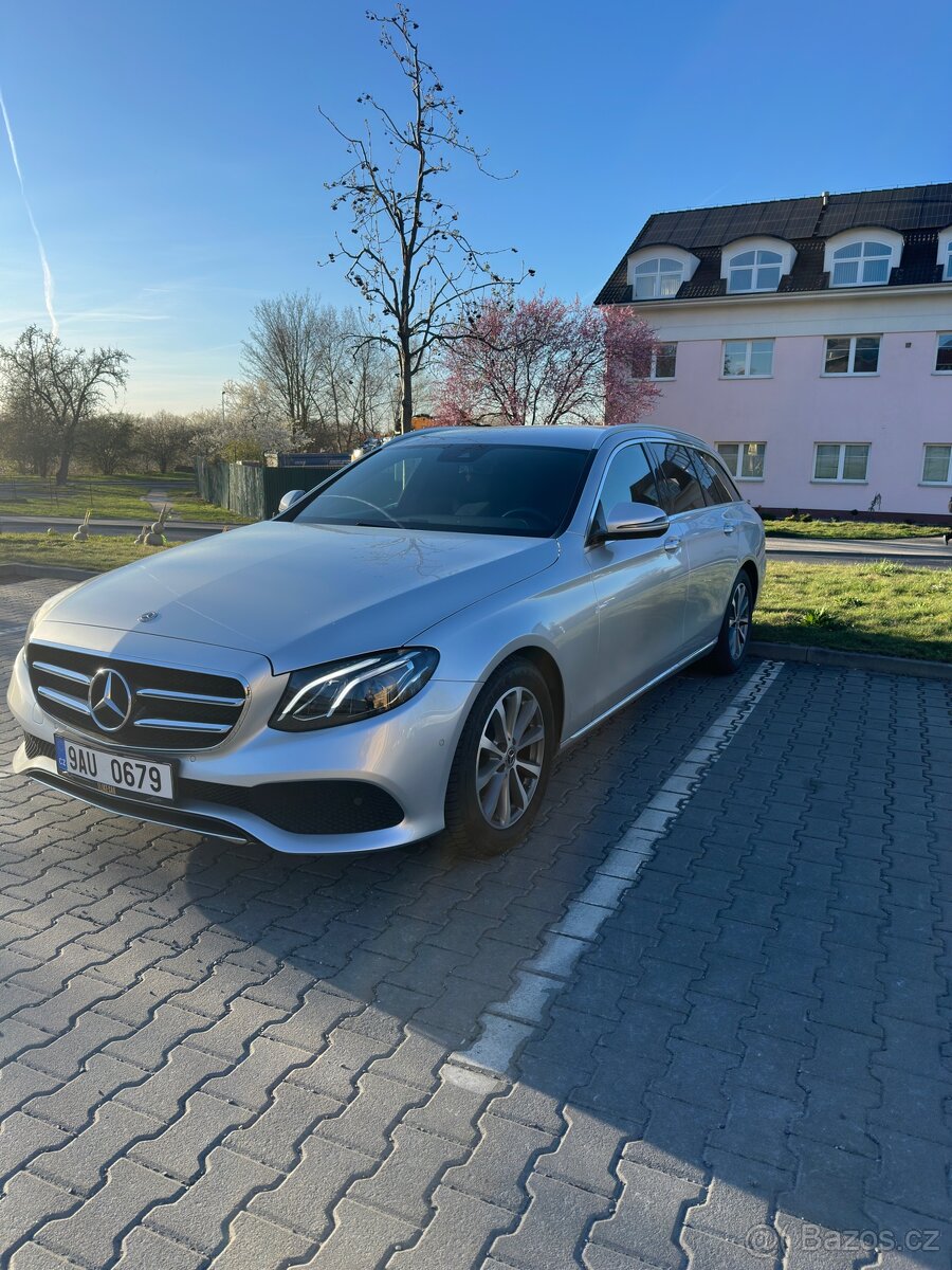 Mercedes benz E220 - 2
